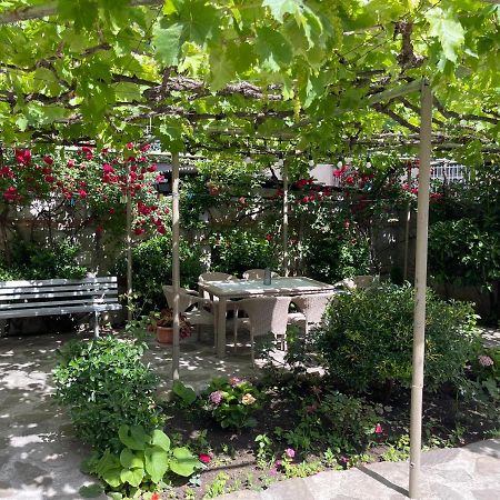 Mari Guest House 텔라비 외부 사진