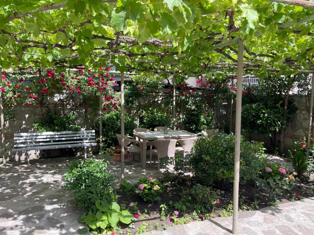 Mari Guest House 텔라비 외부 사진